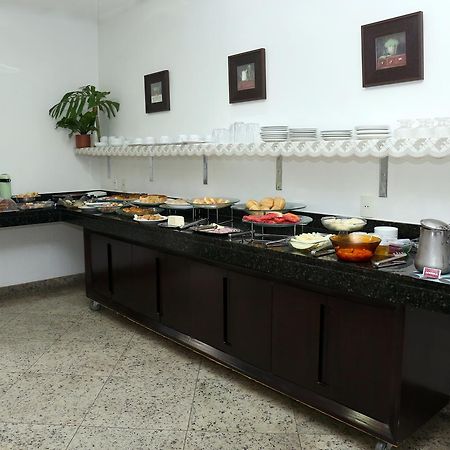 Licia Hotel Joao Pinheiro Екстериор снимка