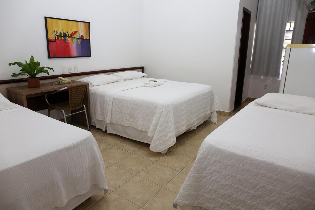 Licia Hotel Joao Pinheiro Екстериор снимка